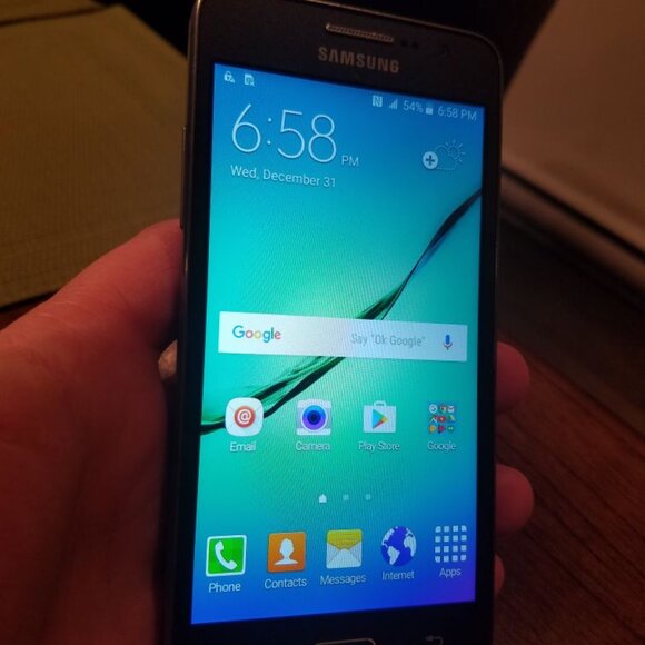 Samsung Galaxy Grand Prime 8GB Unlocked. In good condition !!! - Picture 5 of 8